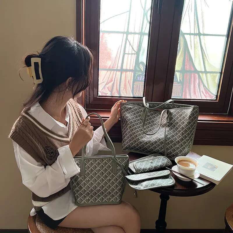 Large Capacity Tote For Women 2025 New Spring Summer Retro Fashion Single Luxury Shoulder Casual Designer Pack Commuter Women's Bag dh5367226