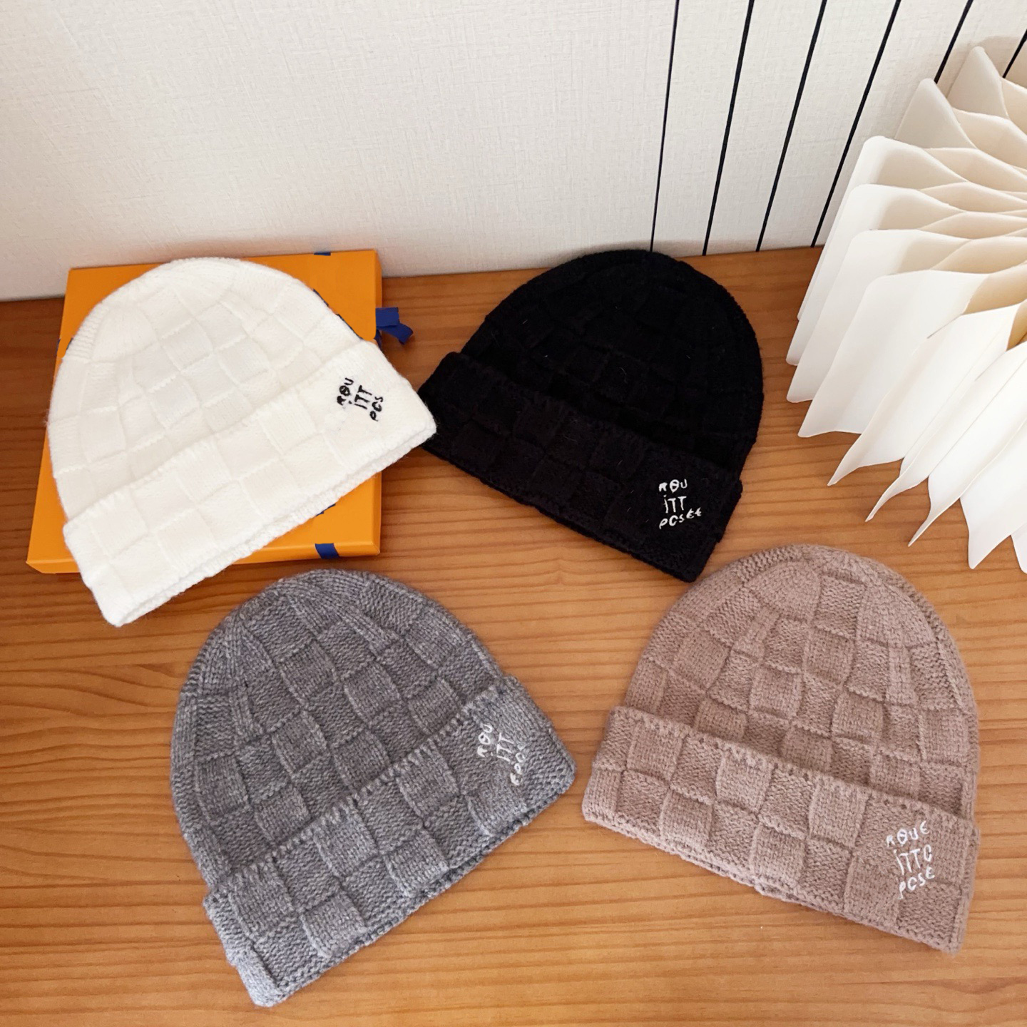 New Designer Beanie Mens Beanie Winter Hat Solid Color Classic Knitted Hat Women's Outdoor Warmth Travel