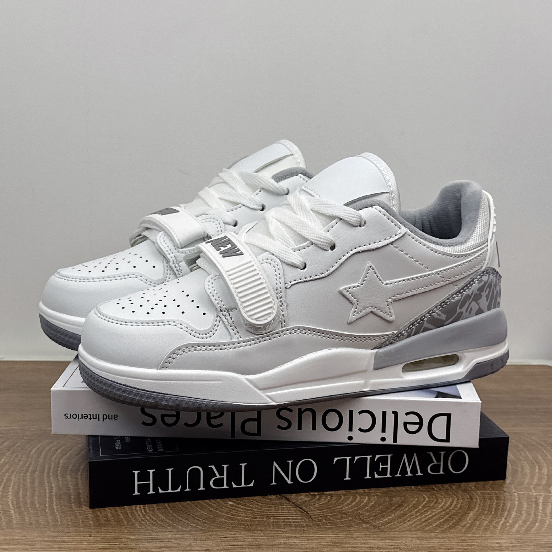 Free shipping affordable luxury Air cushion star sports shoes womens new spring autumn shoes thick soled versatile board shoes