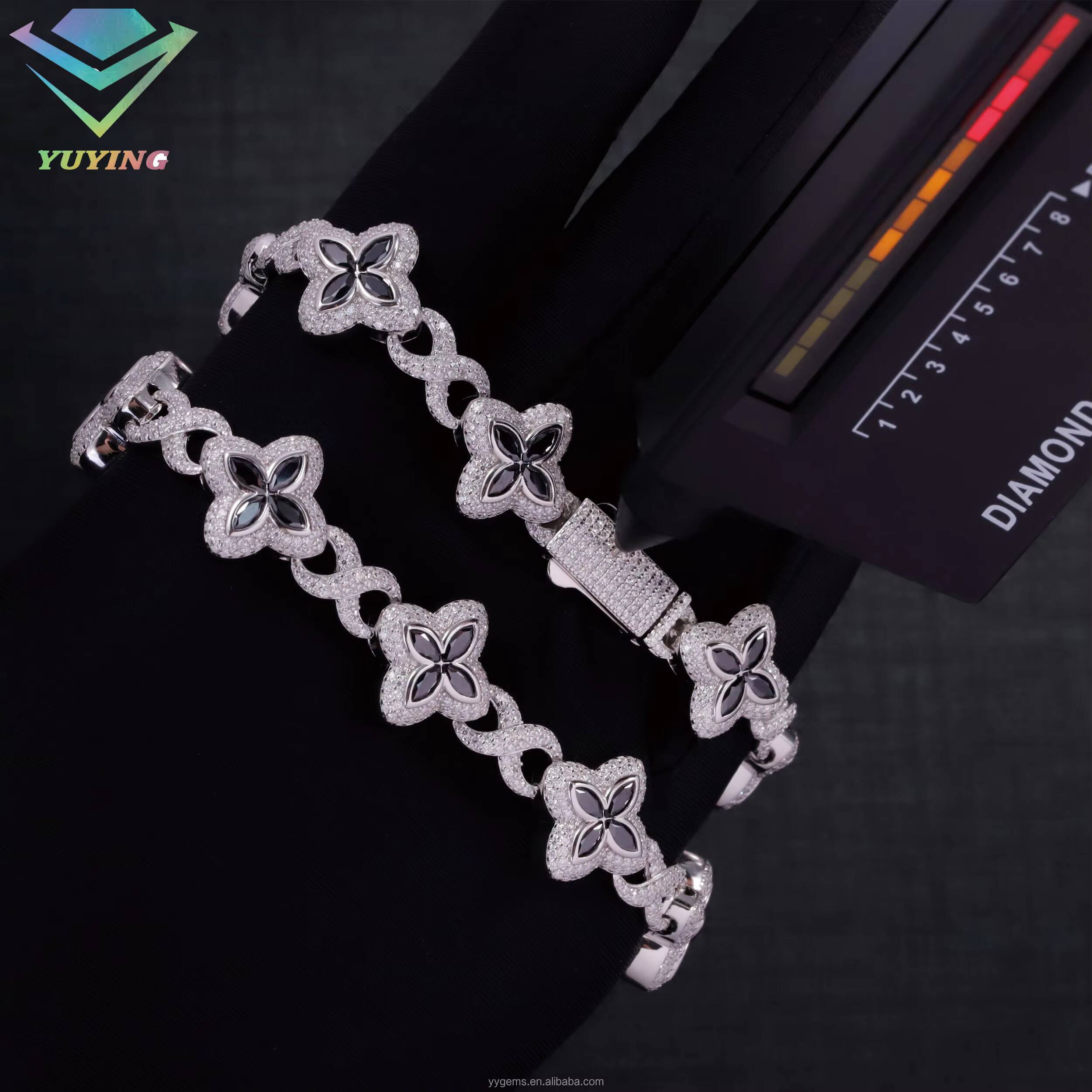 Ready to Ship Clover Bracelet S925 Silver Infinite Chain Black/white Moissanite Diamond Clover Bracelet for Women Girl