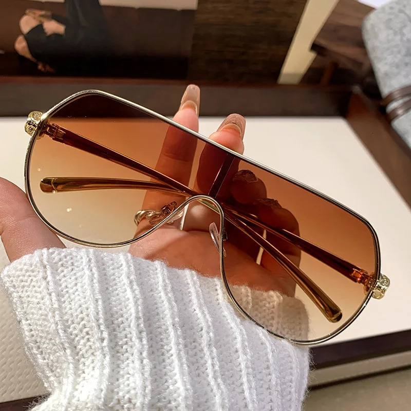 Fashion Oversized One Piece Shield Sunglasses Women Summer Vintage Windproof Sun Glasses Female Eyewear Oculos 251107