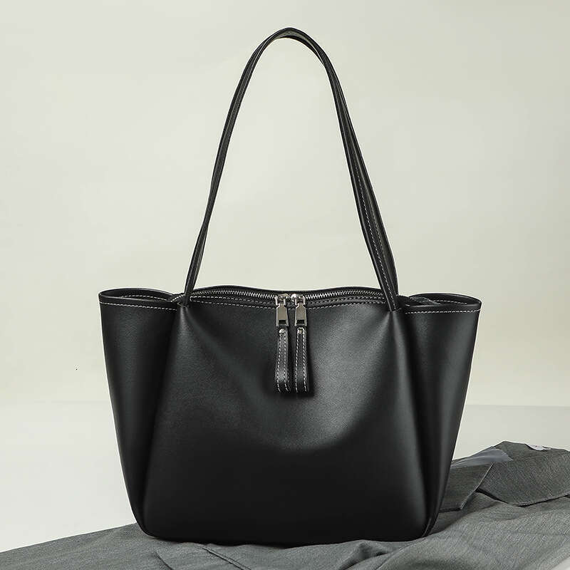Tote women's handbag capacity soft leather single shoulder large bag for women 2025 temperament versatile new trendy clothing ins