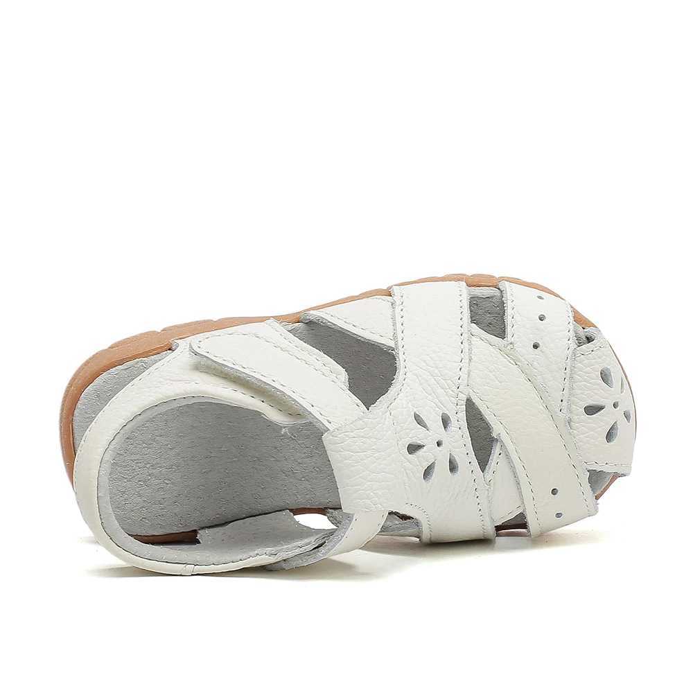 Leather soft closed toe cutting childrens girls sandals flat bottomed childrens summer shoes Z250410