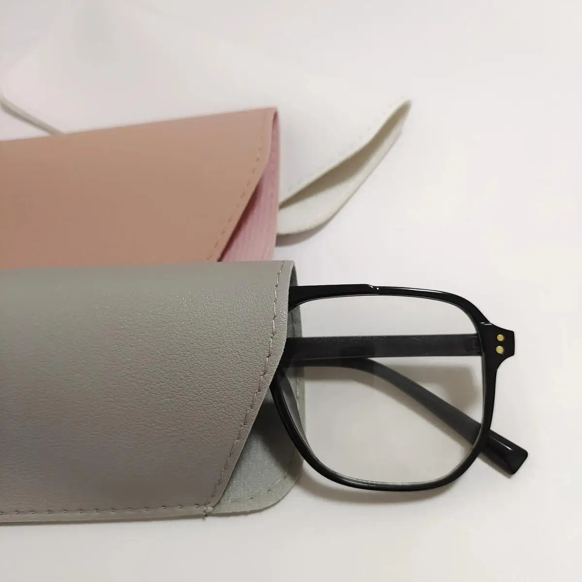 1 piece of soft glasses bag fashionable PU leather reading cover portable case holder 250410