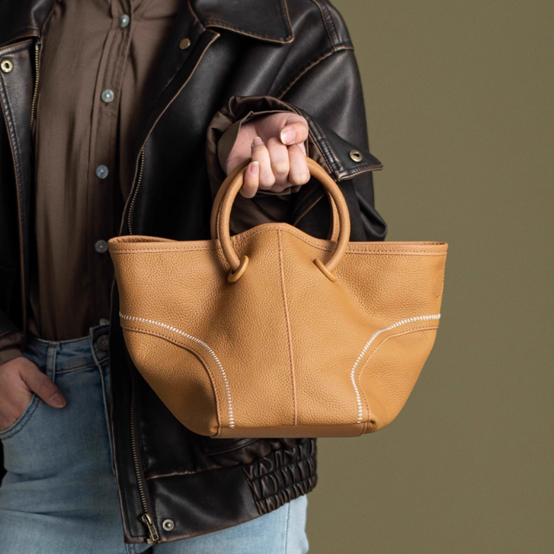 Designer autumn/winter commuting handbag fashion new shoulder bag soft leather bucket bag versatile women's crossbody bag
