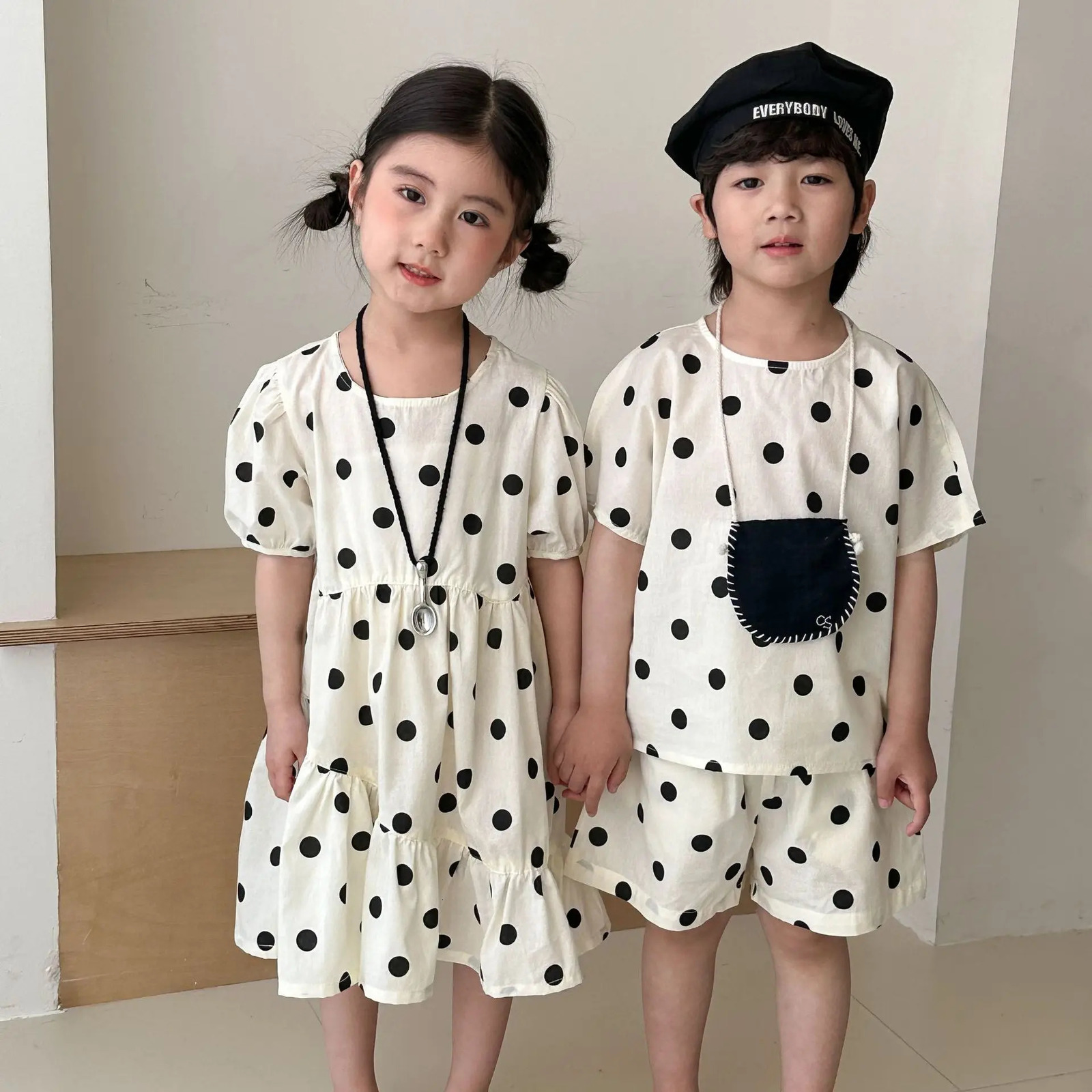 Brothers and sisters clothing 1-8Y childrens summer clothing boys short sleeved T-shirt and short sleeved 2PCS suit childrens girls lovely dot dress 2