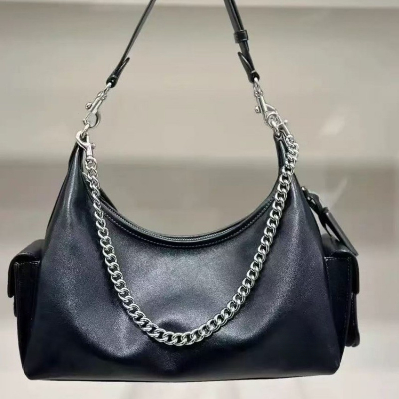 Winter new retro style motorcycle bag chain designer bag armpit bag spicy girl luxury handbag solid color women's shoulder bag