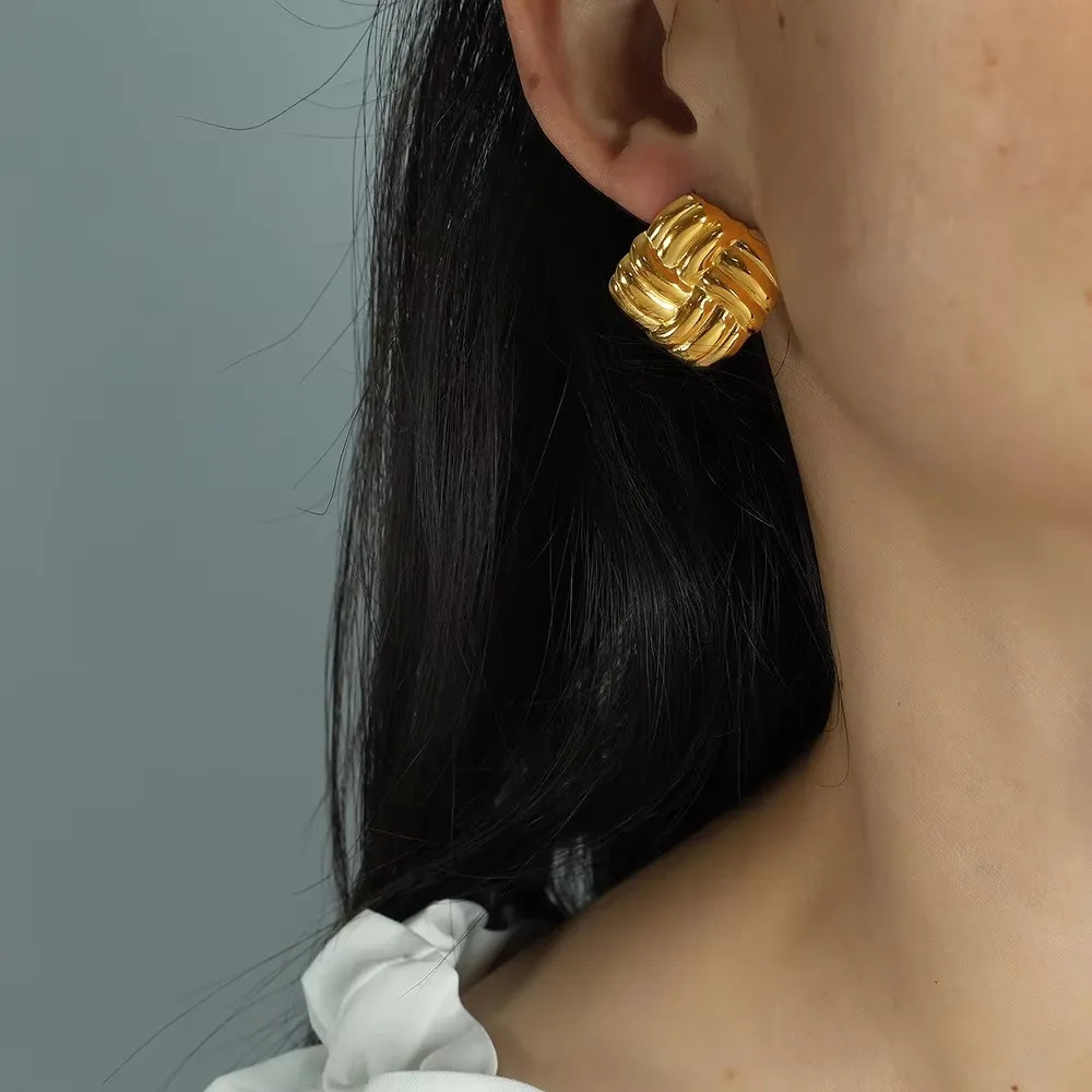 Vintage Gold Color Metal Square Texture Earrings Hollow Twisted Circle Stainless Steel Flower Pearl Ear Stud Fashion Jewelry 250409