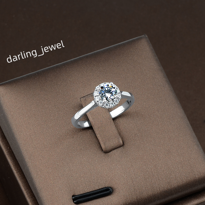 Wholesale Luxury Four Prong Moissanite Ring 1 Ct S925 Sterling Silver 18K Gold Plated Wedding Engagement Ring With Certificate