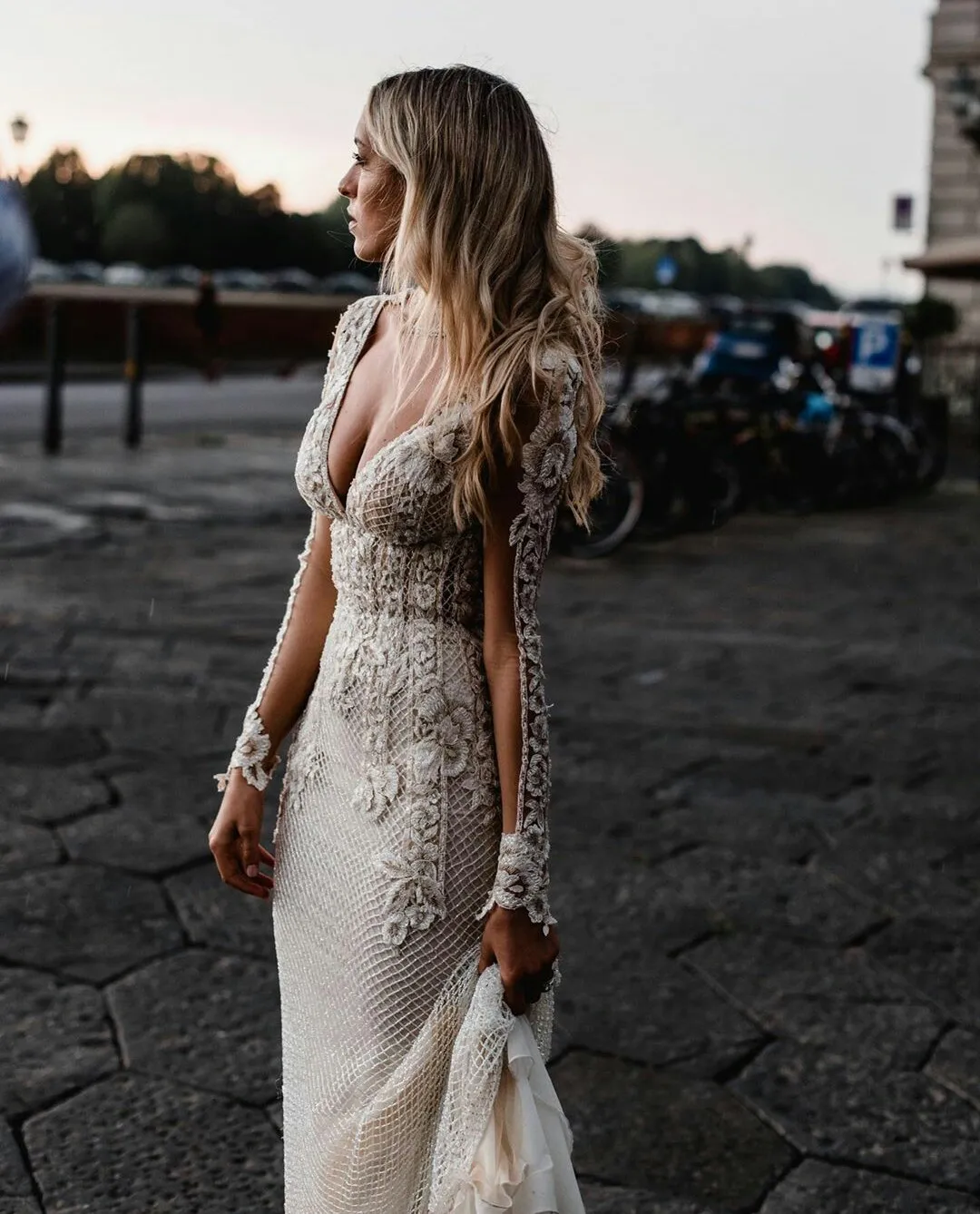 226 Designer Mermaid Wedding Dress With Long Sleeves Chic Ivory Lace Appliqued Bohemian Country Civil Bridal Gowns Sexy Deep V Neck Fitted Robe De Mar