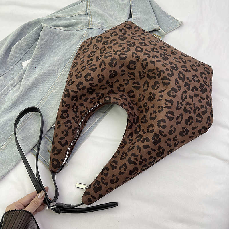 Autumn and Winter Leopard Print Bag Women's Bag New Fashion Large Capacity Artistic Tote Bag College Student Class Bag