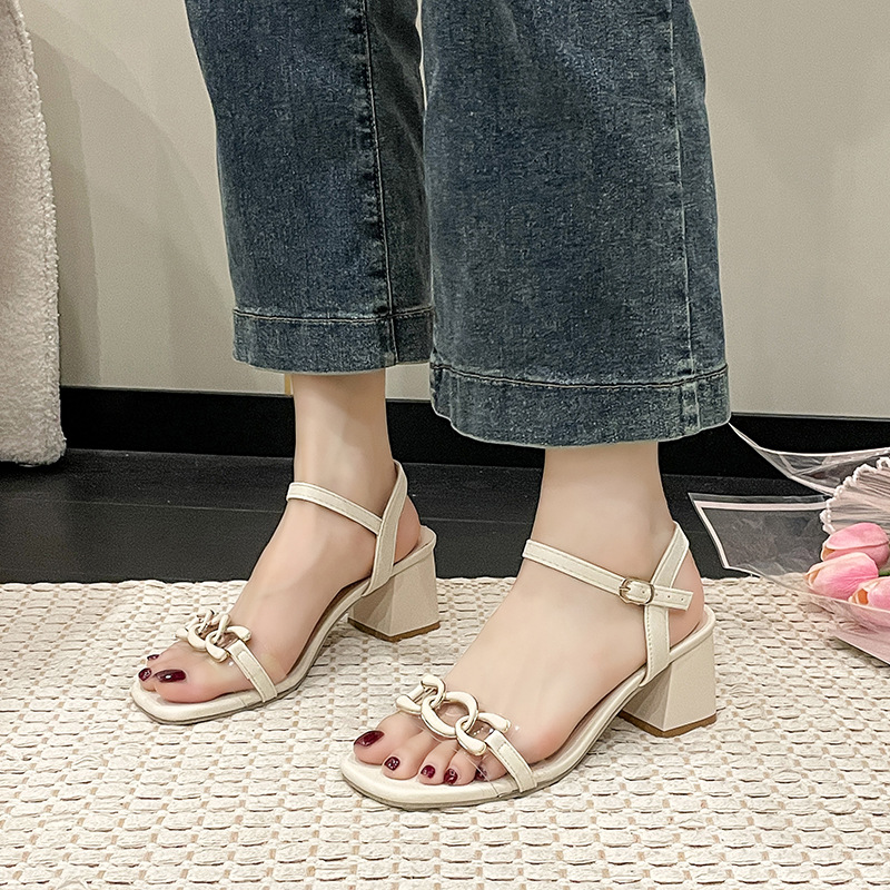 Square headed slippers free Shipping Thick heeled shoes with high heels Wearing slippers outside One character strip High heeled sandals new