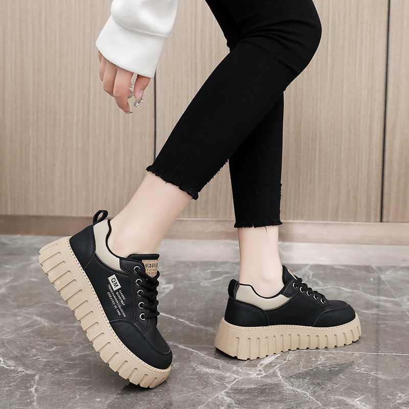 2025 new height increasing board sponge sole wear-resistant street designer fashionable and simple women's shoes