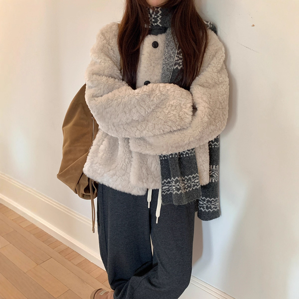 Women's loose and lazy lamb wool coat for winter 2025 new Korean designer versatile warm casual top