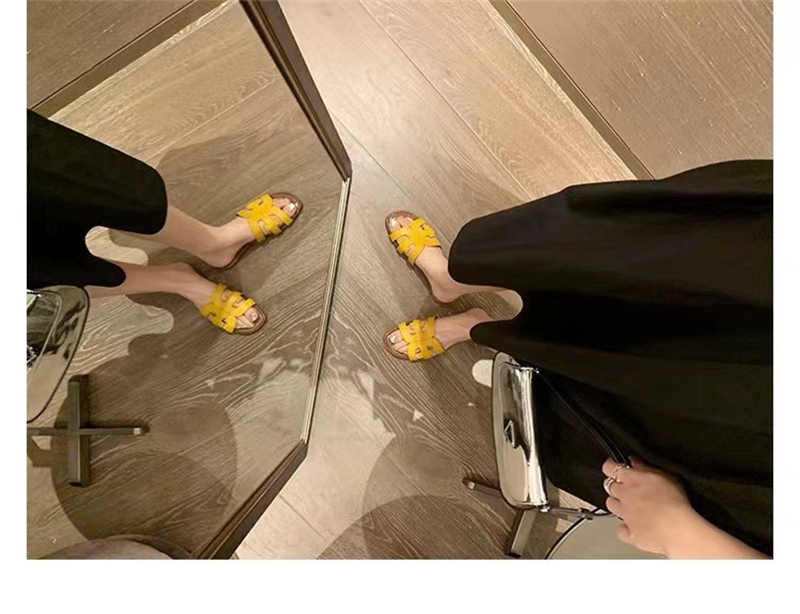 hot free shipping designer Sandals for women casual outdoor flat slipper Versatile yellow classic Fashion shoes