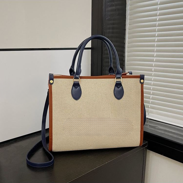 Large capacity women's light luxury handbag commuting casual crossbody bag versatile winter designer crossbody bag