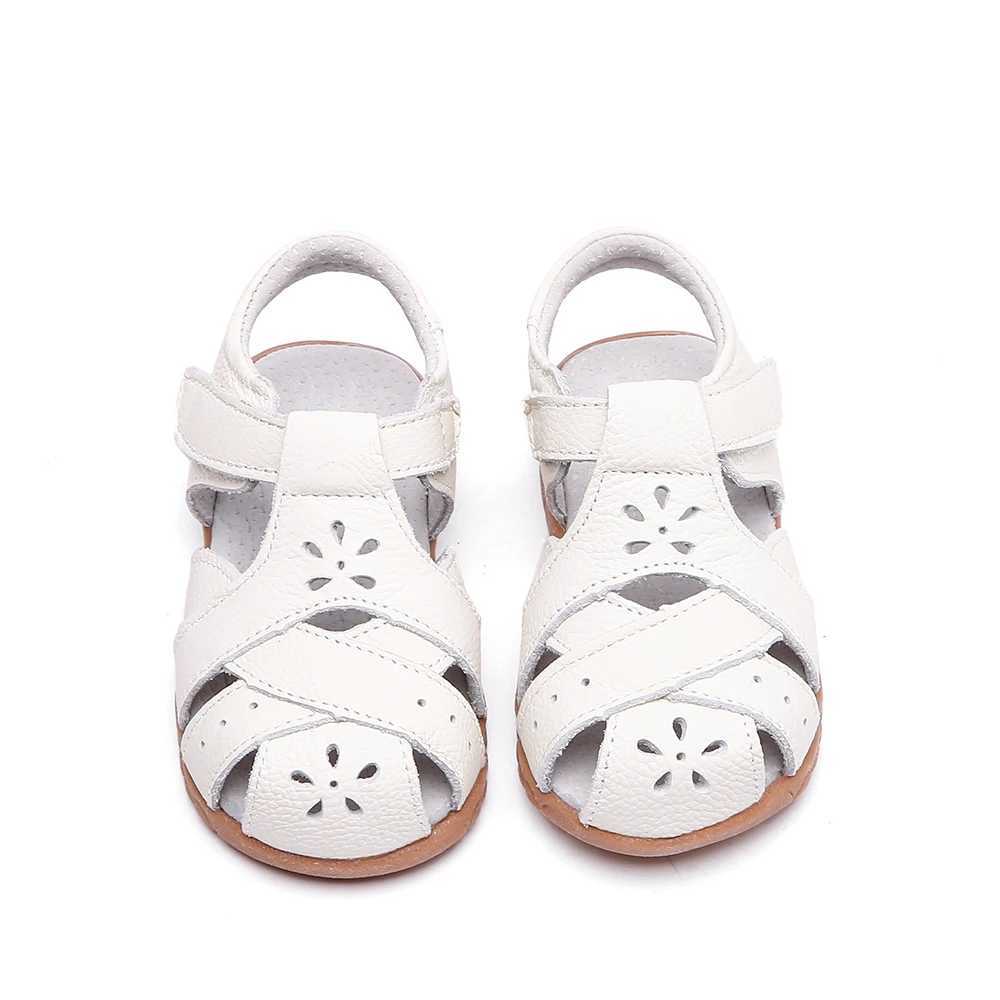 Leather soft closed toe cutting childrens girls sandals flat bottomed childrens summer shoes Z250410