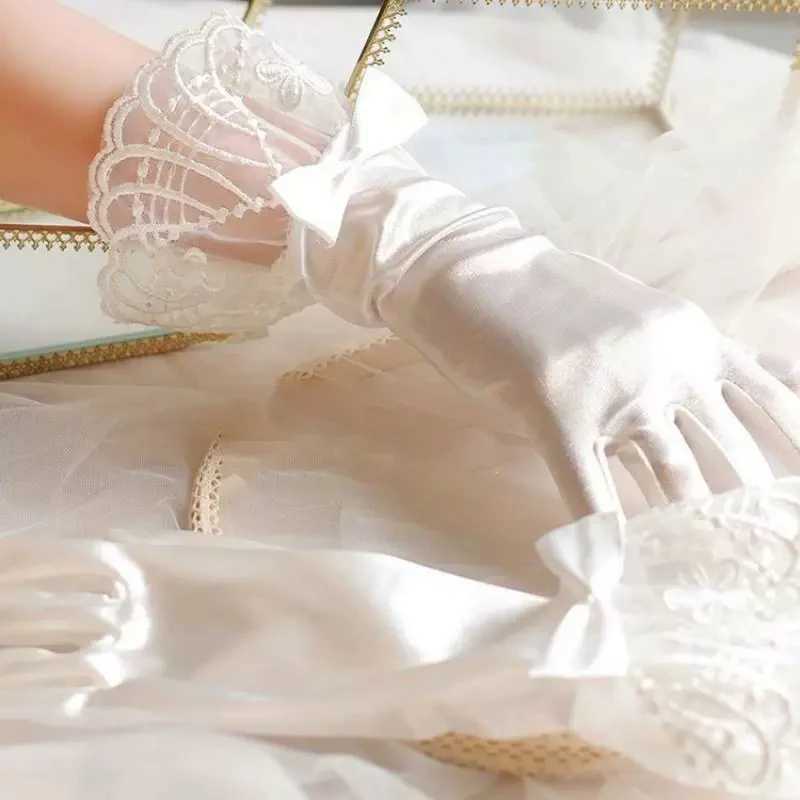 Off-White Satin Lace Wedding Gloves for Bride Fancy Bridal Accessories Formal Party Fingertip Wedding Gloves L251110