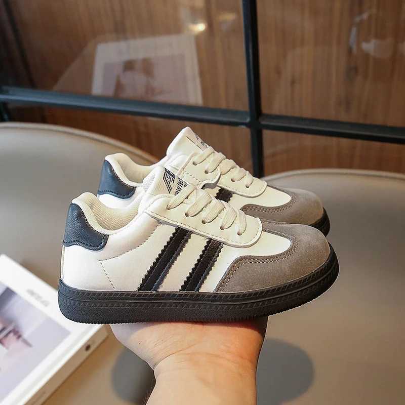 Boys Casual Sports Shoes 2025 Fall New Soft Soled Comfortable Running Shoes for Children Girls Board Shoes Retro Student ShoesT251110