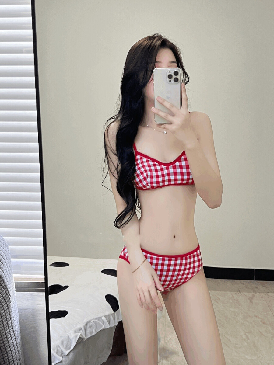 dongdumaoyi Swimwear women s factory new dopamine outfit split bikini four piece set pure desire wind conservative long sleeved hot spring