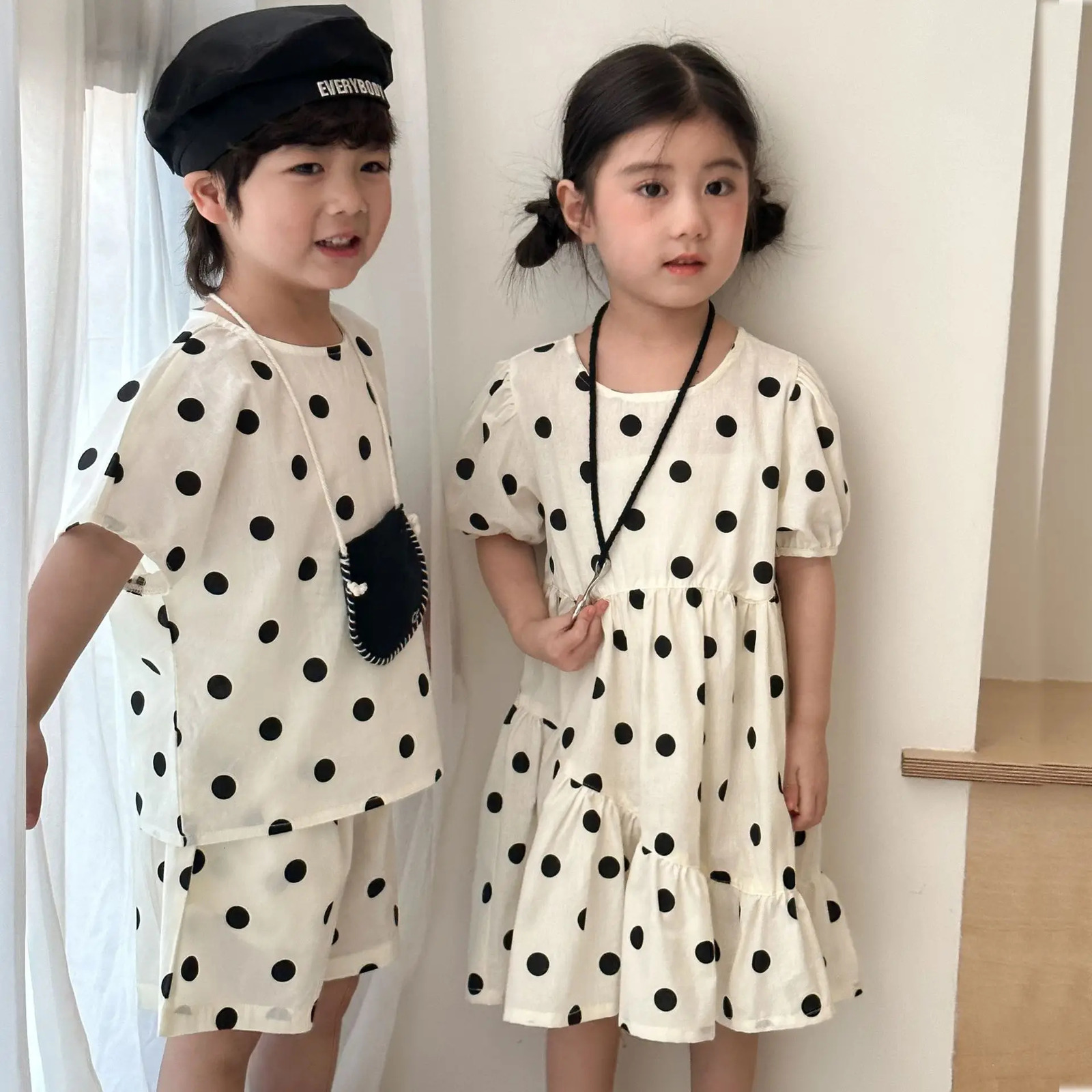 Brothers and sisters clothing 1-8Y childrens summer clothing boys short sleeved T-shirt and short sleeved 2PCS suit childrens girls lovely dot dress 2