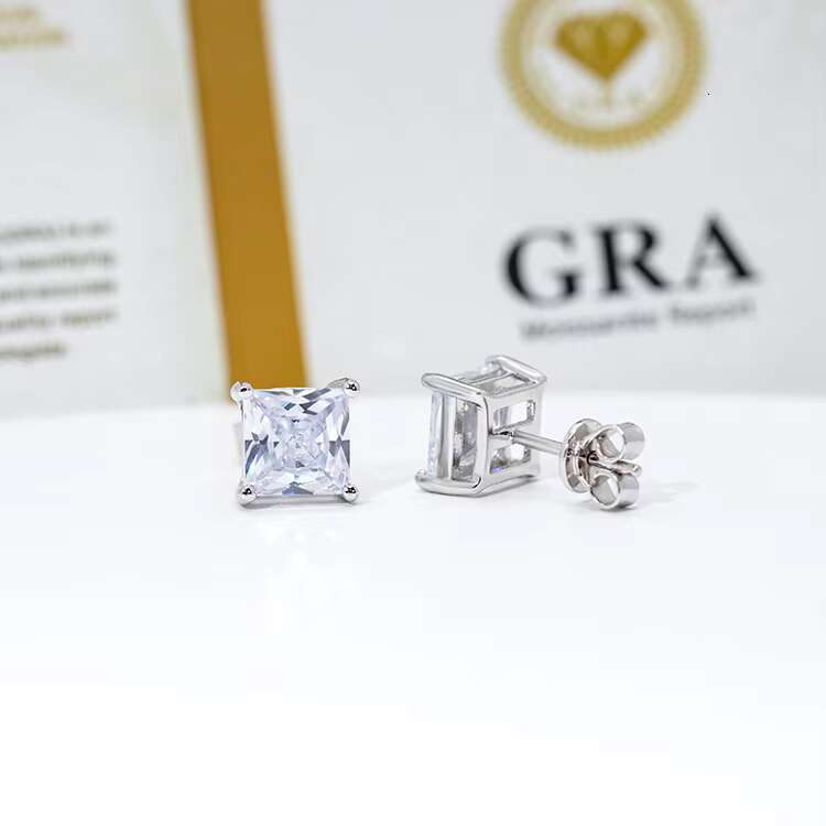Unisex Classic Gold Plated 1.2ct Princess Cut Moissanite Diamond 925 Sterling Silver Moissanite Earrings Studs