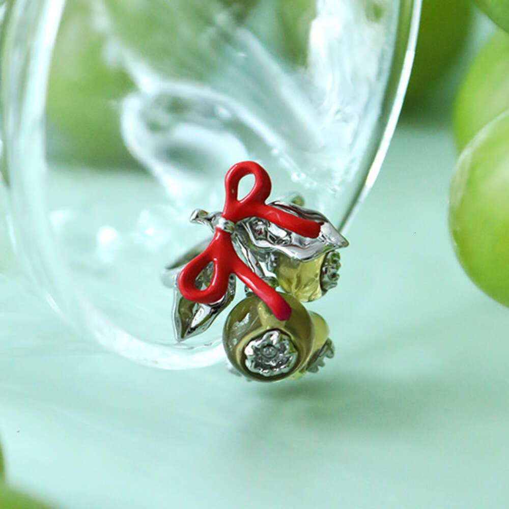 DHcollections Original Niche Design Unique Temperament High-end Bowknot Green Grape for Women Fresh Sweet Cool Fashion Index Finger Ring