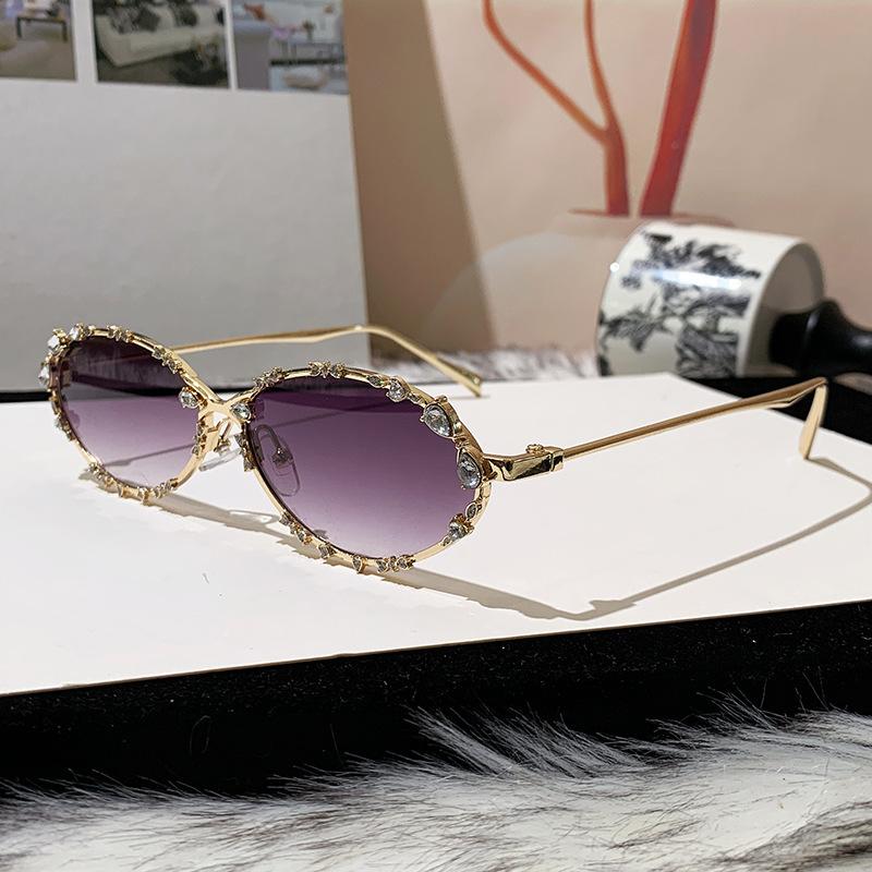 New LISA-Style Korean-Inspired Cat-Eye Diamond-Studded Sunglasses Women's Frame Trendy Y2K Style Hot Girl Statement Piece Natural Look Sunglasses