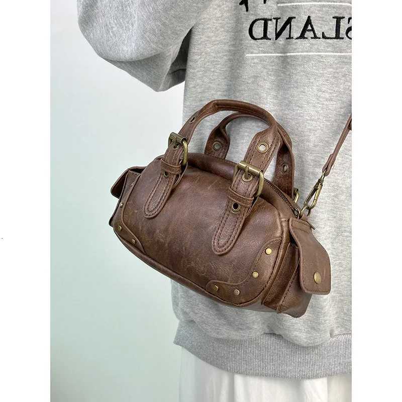 Fashion PU Leather Womens Shoulder Bags Vintage Casual Locomotive Female Crossbody Bag Rivets Niche Design Ladies Handbags K251110