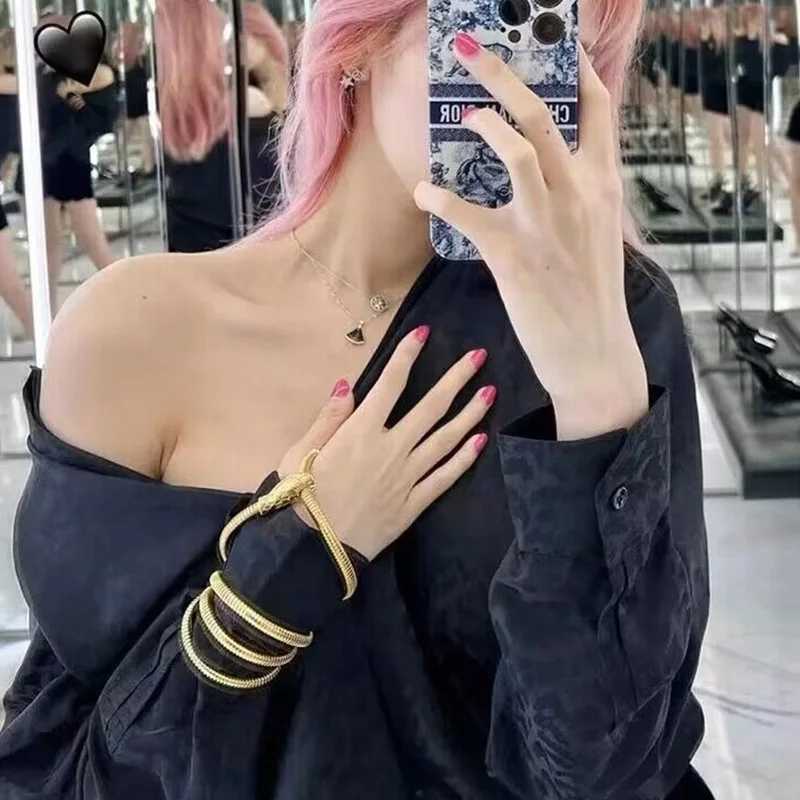 Fashion gold chain strap with magnet snake strap Fem design strap for luxury designer punk neck hand Gothic accessories X250410