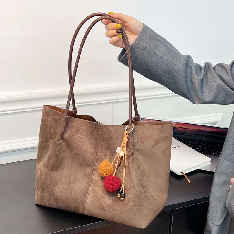 2025 Summer Women's Retro High end Wide Shoulder Bag, Casual Versatile Crossbody Bag, High end Commuting Leisure Bag, Shopping Bag, Versatile Wom