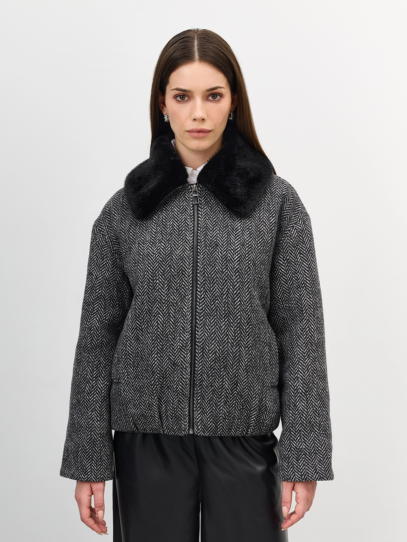 Women's Gray Herringbone Wool-Blend Jacket, Detachable Faux Fur Collar Relaxed Fit Coat
