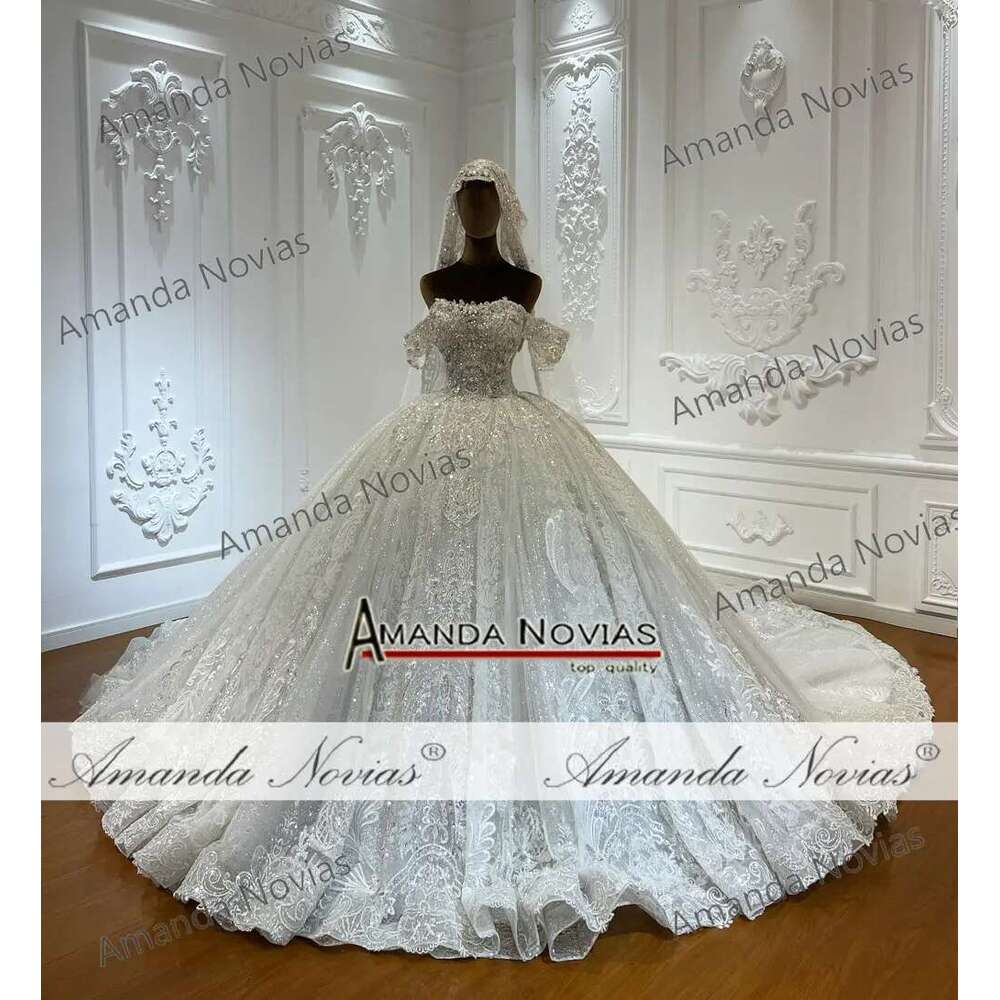 Customized M054 Heavy Beading Detachable Straps With Applique Lace Ball Gown Wedding Dress