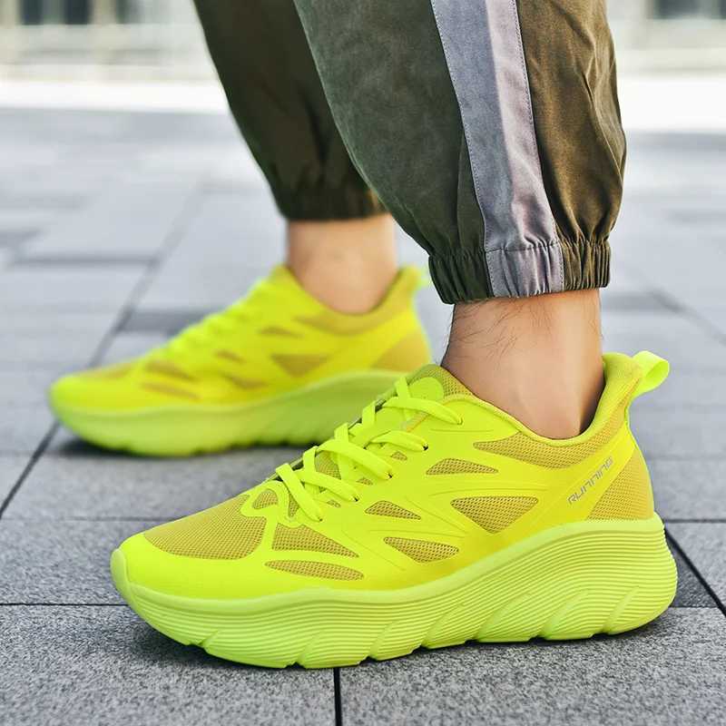 Marathon Men Running Shoes High Quty Lightweight Mesh Thick-soled Mens Shoe Sports Shoes Fashionable Lace Up Casual SneakersC250410
