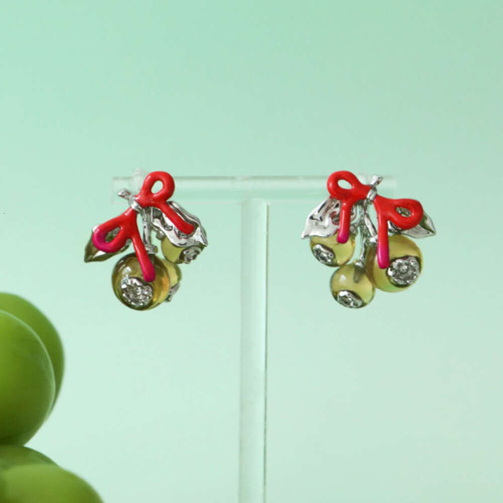 Unique Exquisite Exaggerated High-End Original Design Bowknot Green Grape Earrings for Women Fresh Fashionable Ear Jewelry