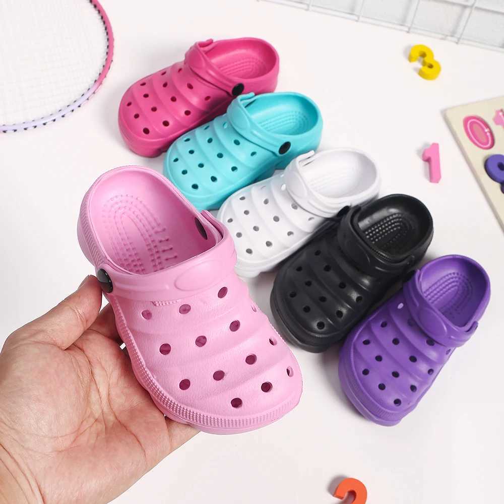 New Childrens Waterproof Slide Summer Outdoor Womens Slide Soft Bottom Garden Shoes Indoor Classic Care Chlorine Sandals Z250410