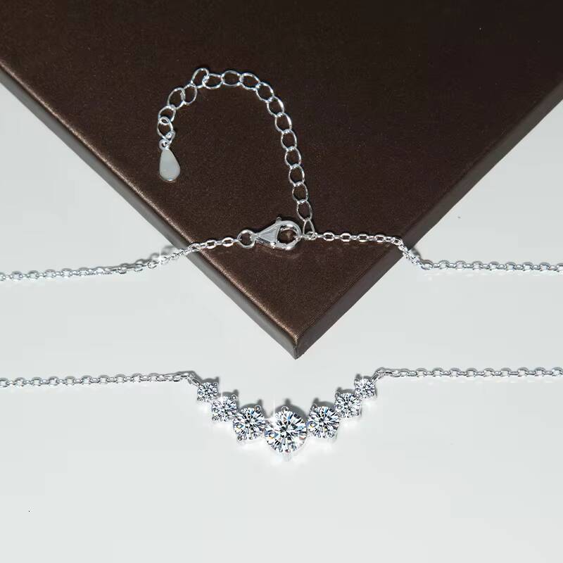 Luxury S925 Sterling Silver Vvs D Color 28CT Full Moissanite Smile Pendant Necklace for Women Wedding Jewelry