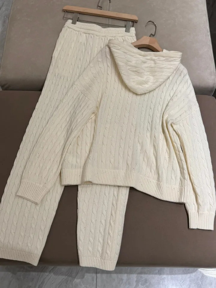 Autumn solid color hooded knitted soft wool pant suit 251110