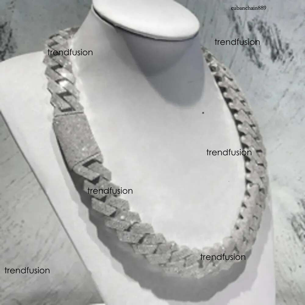 Custom Hop Mossanite Necklace Jewelry VVS Hip hop Sterg Sier Def 20Mm Dia Moissanite 14K Rose Plated Pendant Cuban k Chain