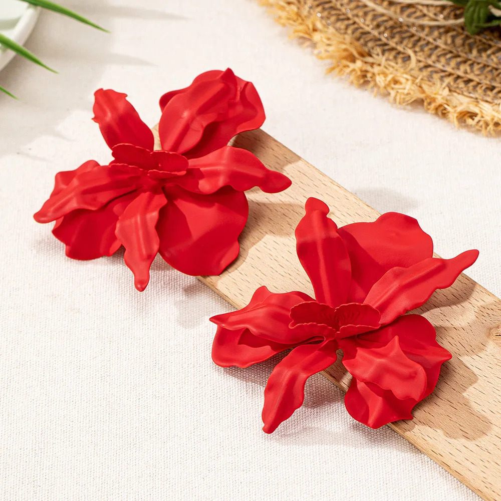 Stud Earrings For Women Enemal Irregular Flower Elegant Fashion Temperament Ear Accessories Fashion Jewelry BE561 250409