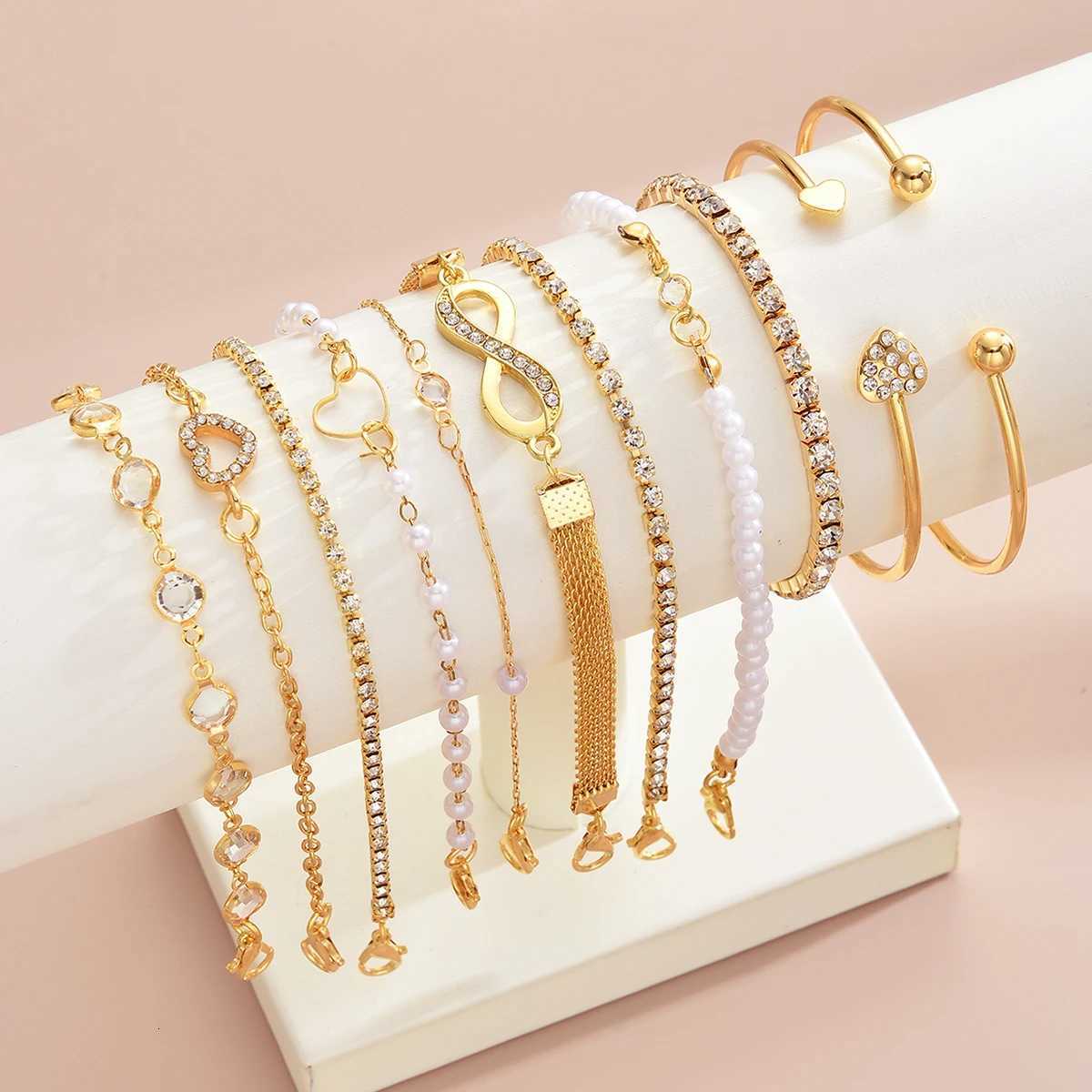 11 Pcs Boho Pearl Crystal Heart Infinity Sign Bracelets for Women Vintage Elegant Gold Color Bracelets Sets New Vacation JewelryT251110