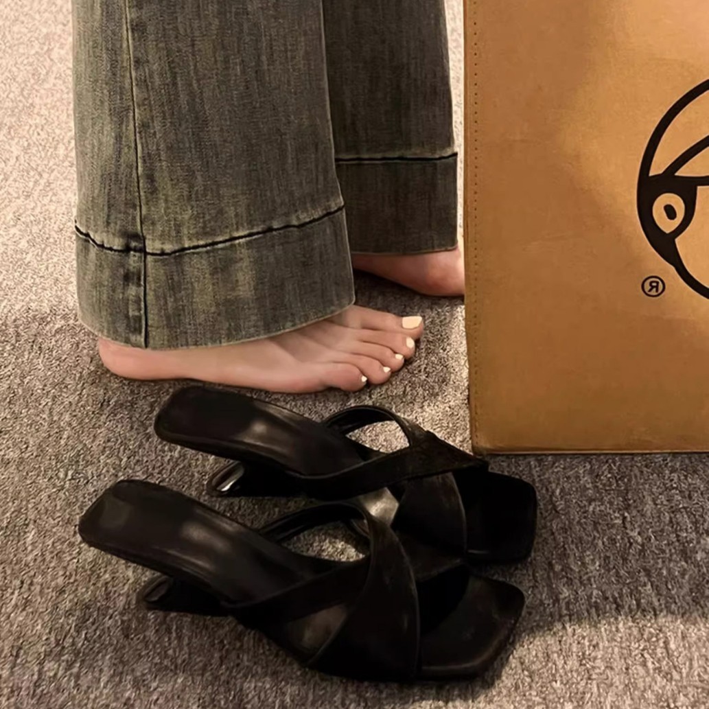 New free shipping designer for womens flat slippers black sliver green beige Summer Fashionable high-end wedge heel high-heeled sandals