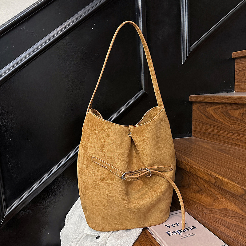 2025 Spring Women's Retro High end Wide Shoulder Bag, Casual Versatile Crossbody Bag, High end Commuting Leisure Bag, Shopping Bag, Versatile Wom