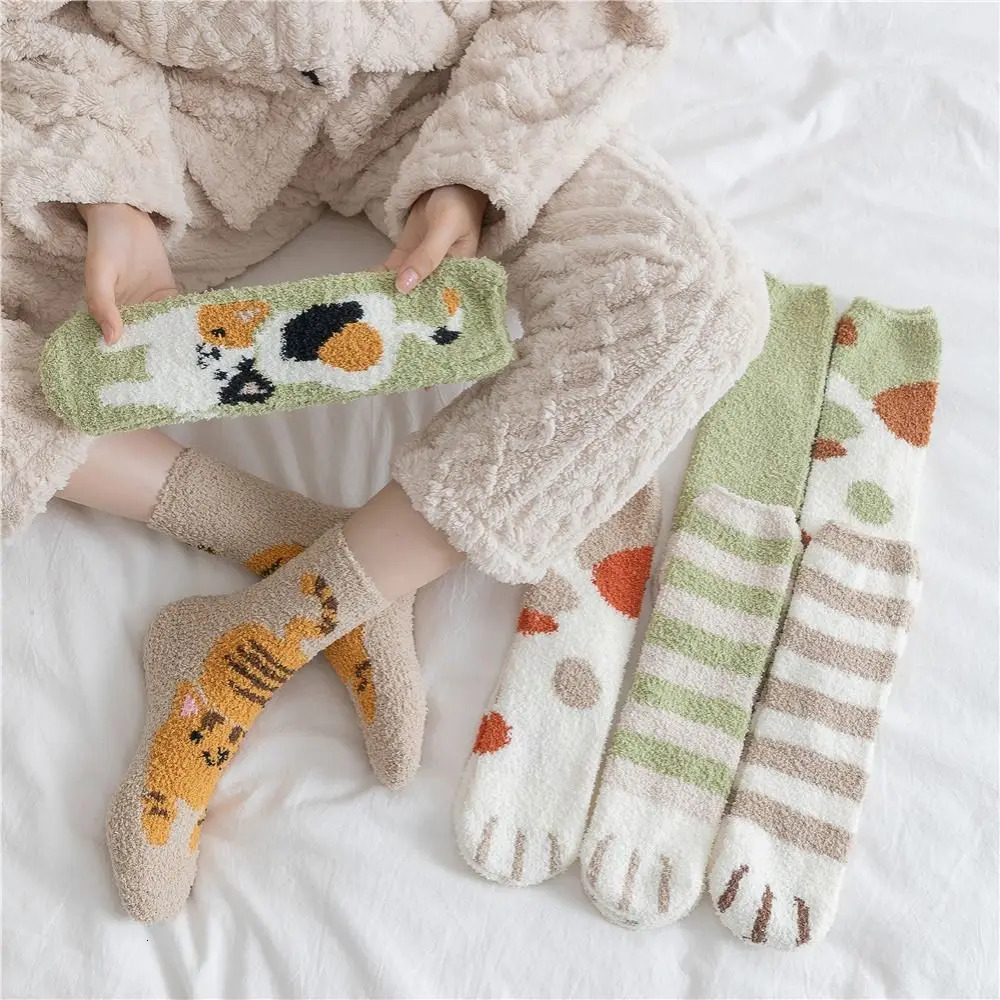 Fashion Women Cats Paw Socks Cute Funny Thick Coral Fleece Warm Socks Home Sleeping Indoor Floor Socks 251106