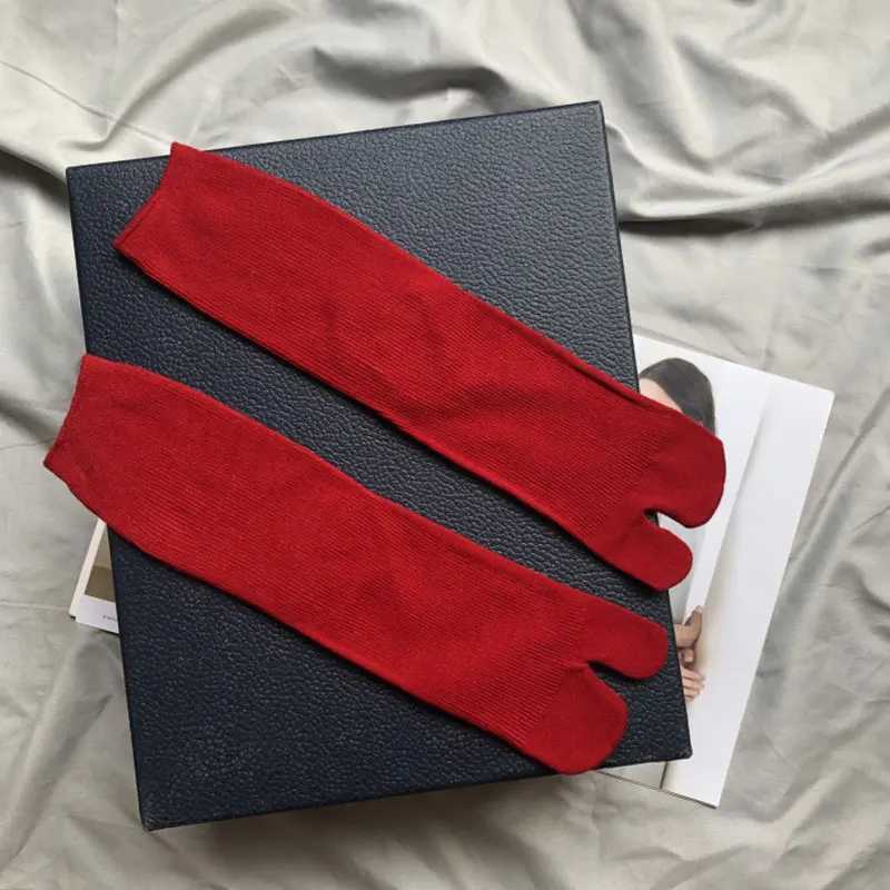 Mens Split Style Shoes and Socks Solid Color Breathable Cotton Split Style Shoes and Socks Simple and Comfortable Japanese Harajuku Tabi Socks X250410