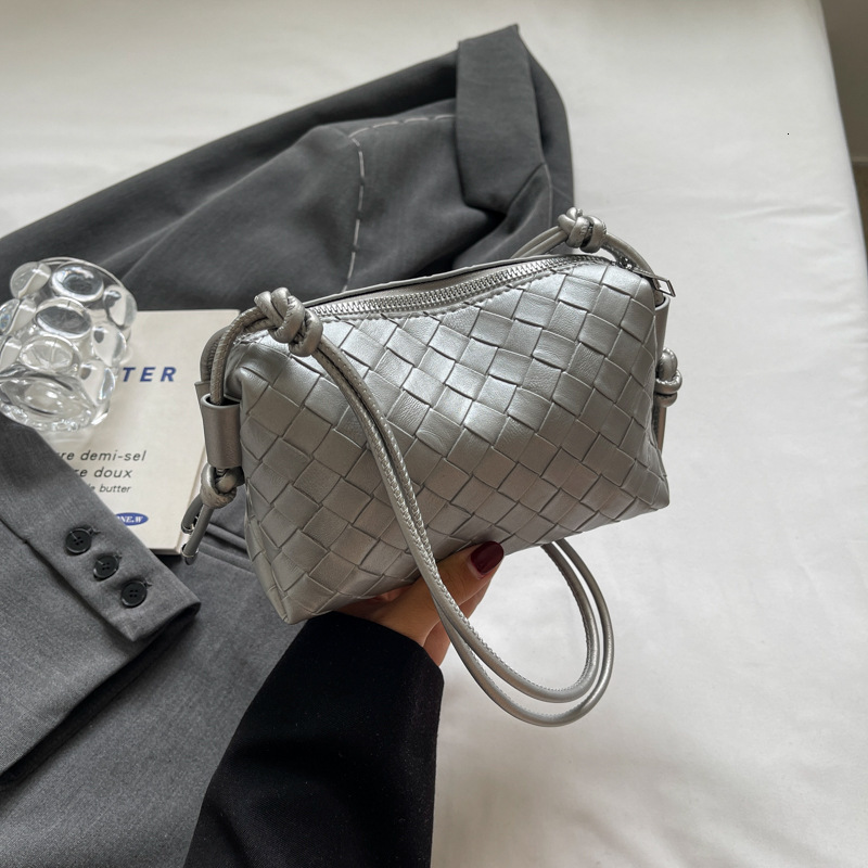 Fashion Trend Pillow for Women Summer Korean Version Simple Versatile Shoulder Niche Casual Crossbody Bag