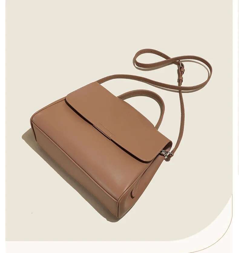 Women's Cowhide Genuine Leather Shoulder Bag Female Fashion Designer Handbags Ladies Commuting Large Capacity Bucket Bags