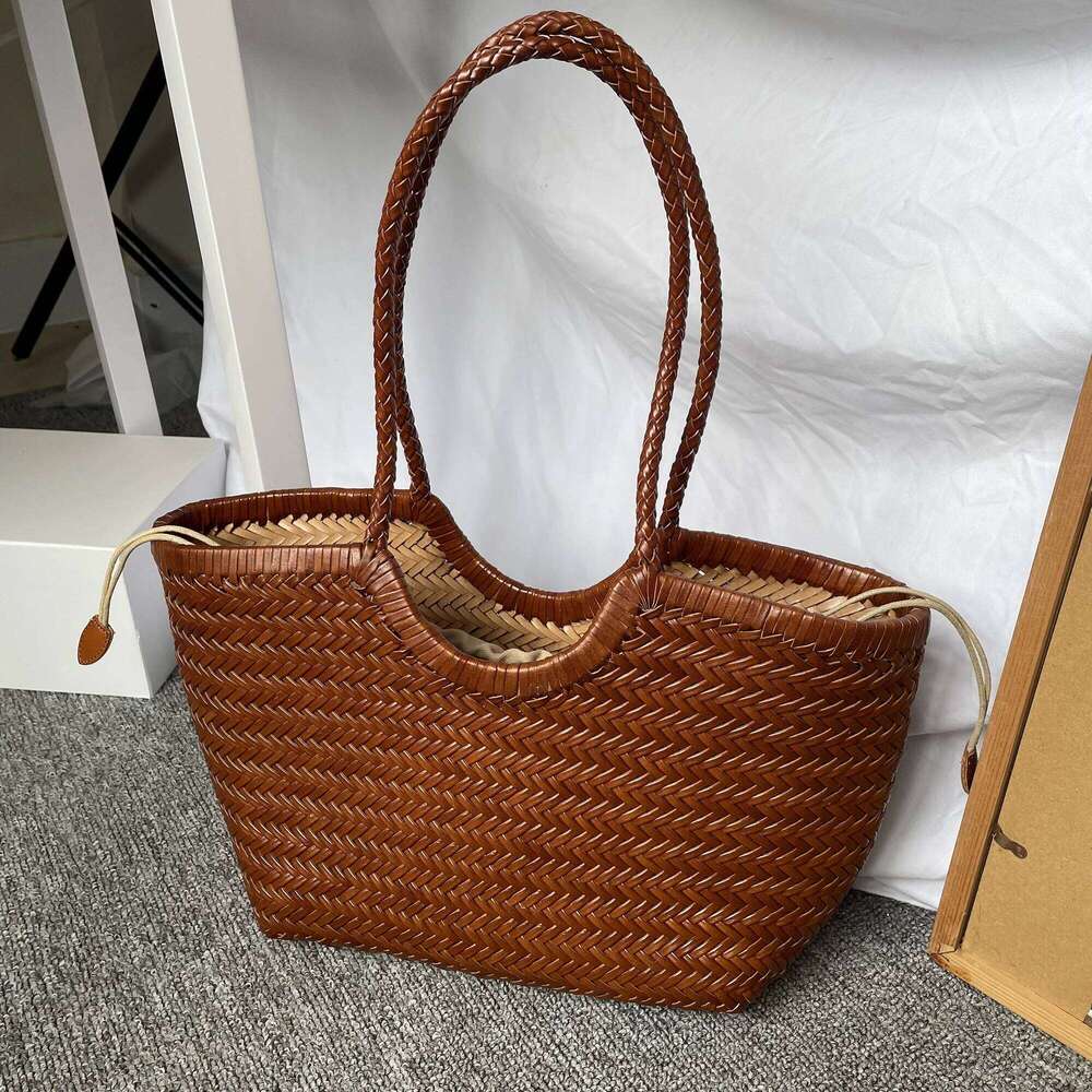 Genuine Leather Hand-Woven Large Capacity Imported Cowhide French Vintage Vacation Beach Women's Hand-To-Door Tote Bag 251110