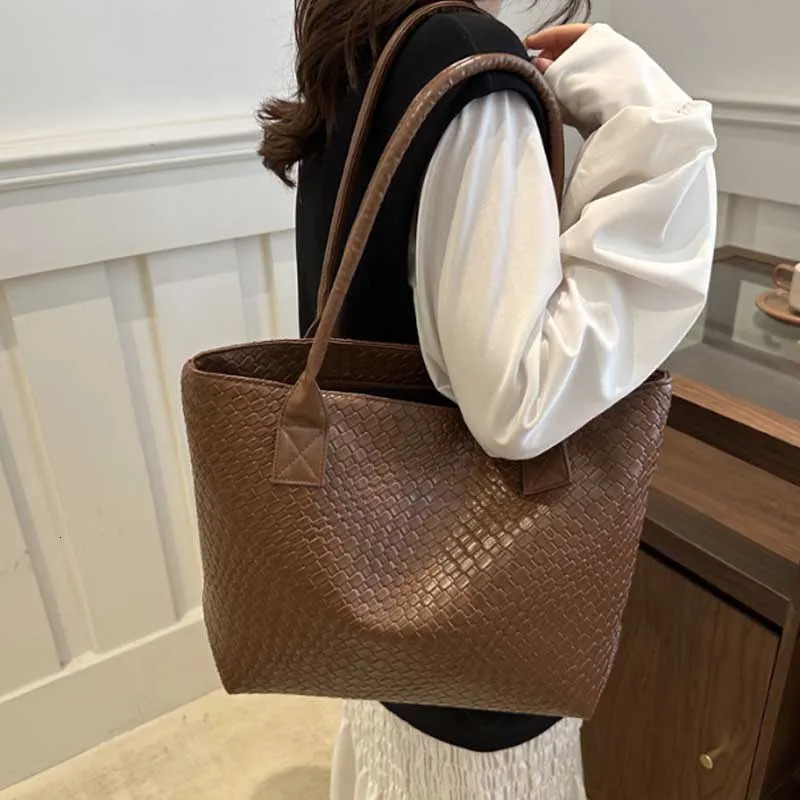 New Luxury Womens Tote Bags Large Capacity Crocodile Pattern Handbags Daily Commuting Shoulder Bag Clutch Purse Bolso Mujer R251110