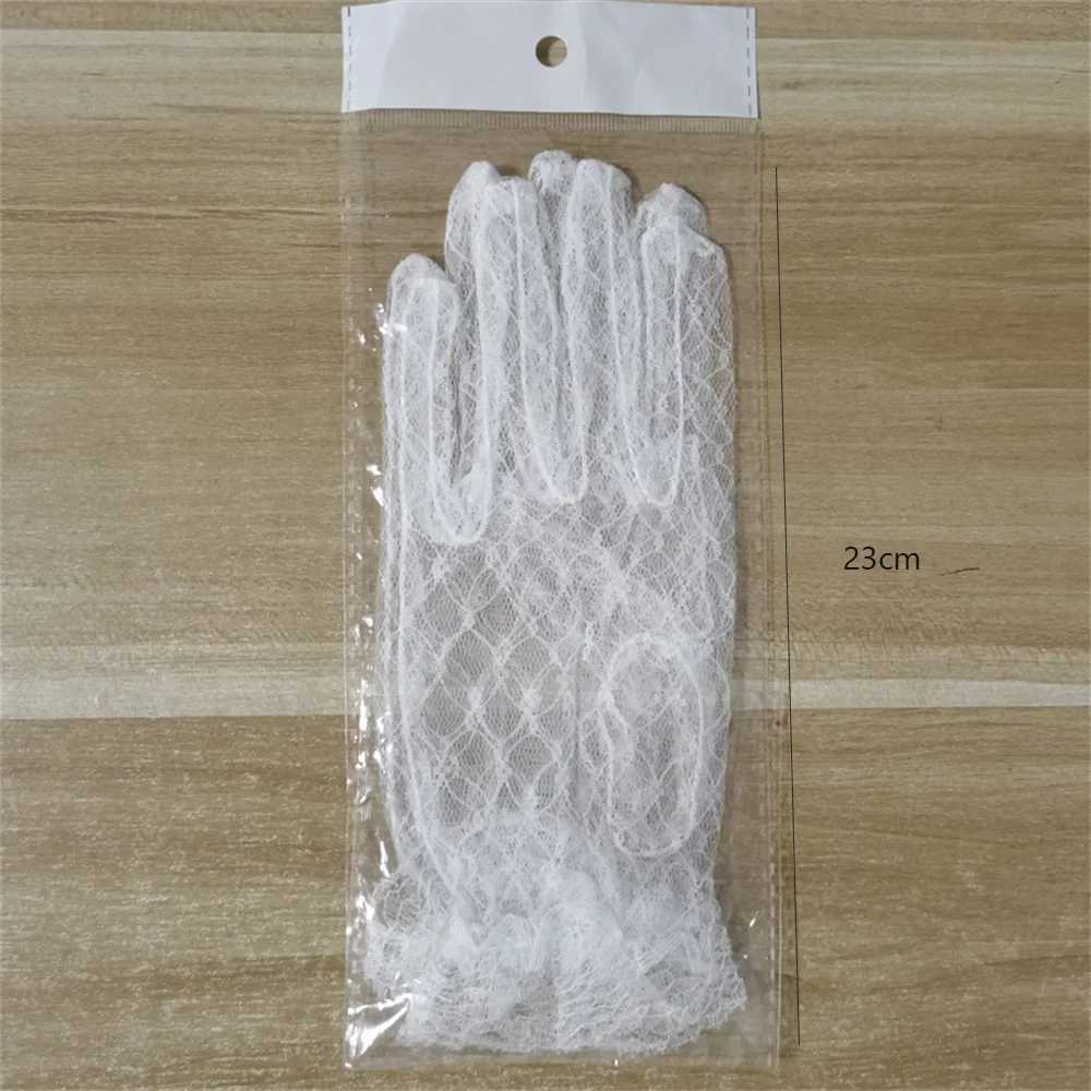 Elegant Style Lace Hollow-Out Gloves Women Black White Short Lace Bridal Gloves Wedding Party Accessories Gloves L251110